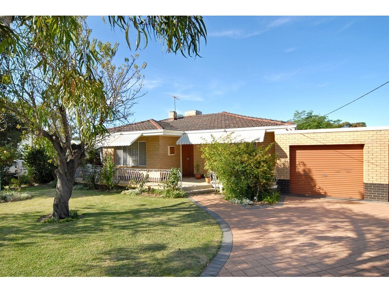 124 Gilbertson Rd, Kardinya WA 6163