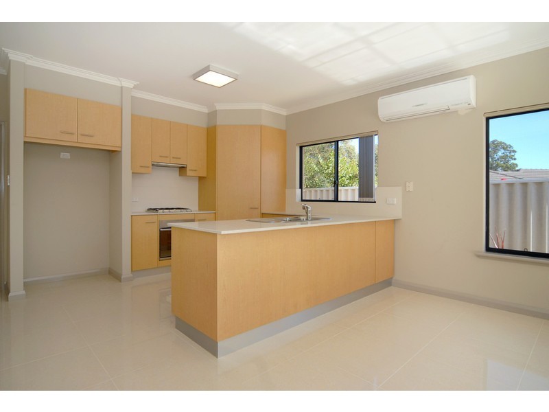 8 Birchgrove Court, Bibra Lake WA 6163