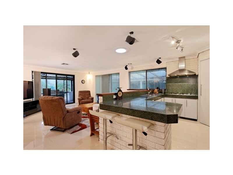 7 Coombs Place, Bateman WA 6150