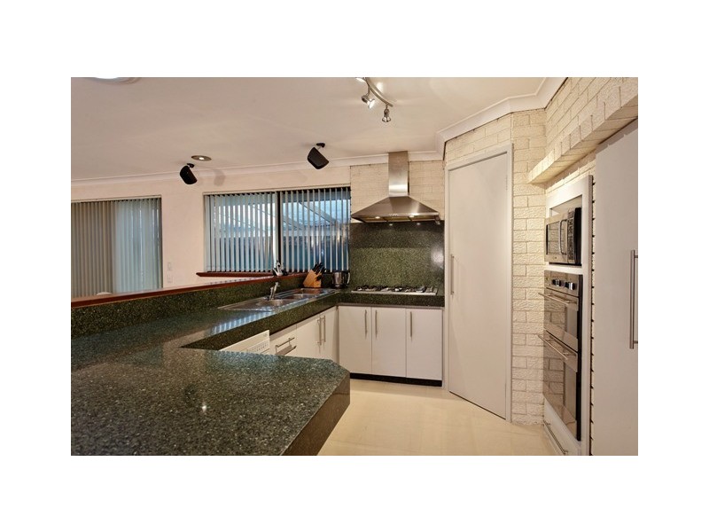 7 Coombs Place, Bateman WA 6150