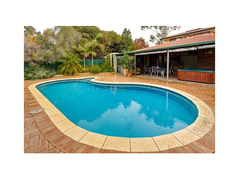 7 Coombs Place, Bateman WA 6150