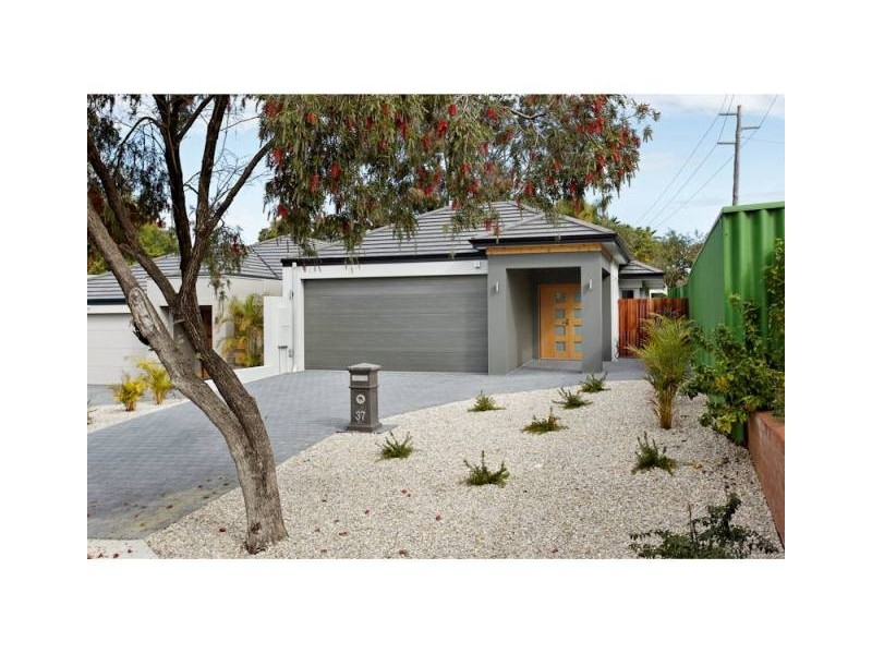 37 Bellairs Rd, Kardinya WA 6163