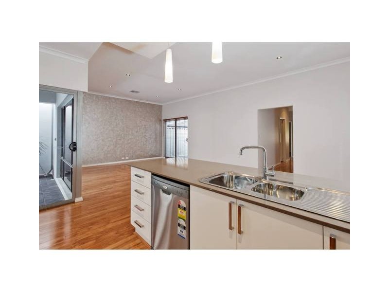 37 Bellairs Rd, Kardinya WA 6163