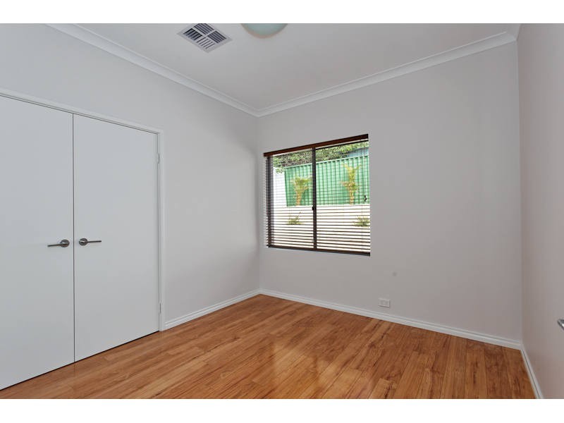 37 Bellairs Rd, Kardinya WA 6163