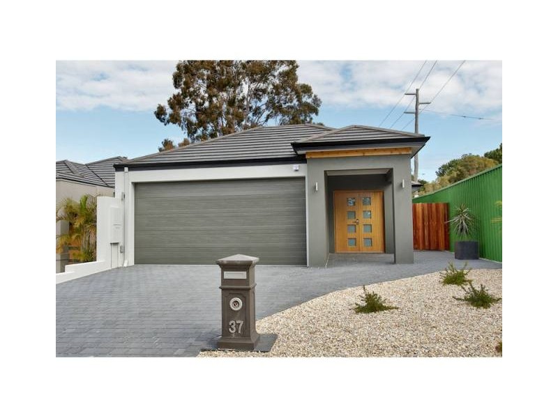37 Bellairs Rd, Kardinya WA 6163