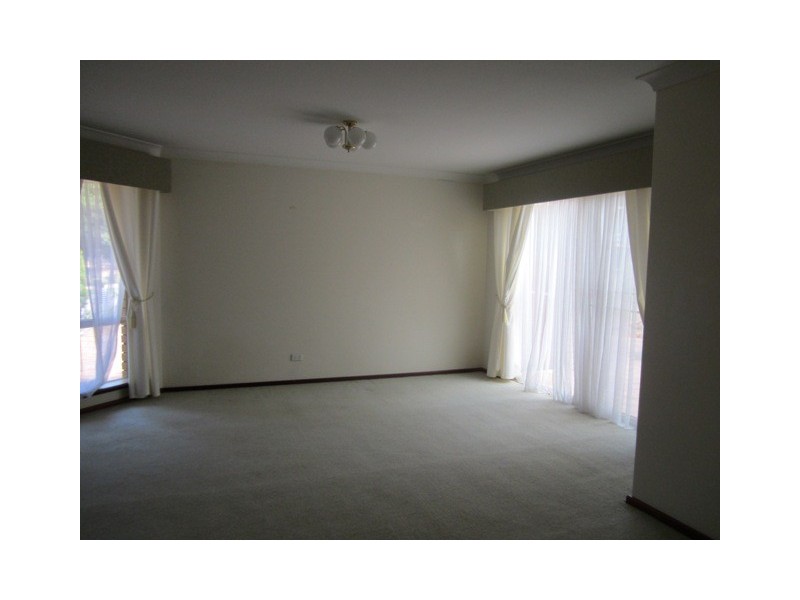 10 Levey Rise, Winthrop WA 6150