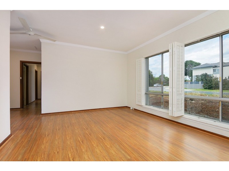 2 Thorman Place, Booragoon WA 6154
