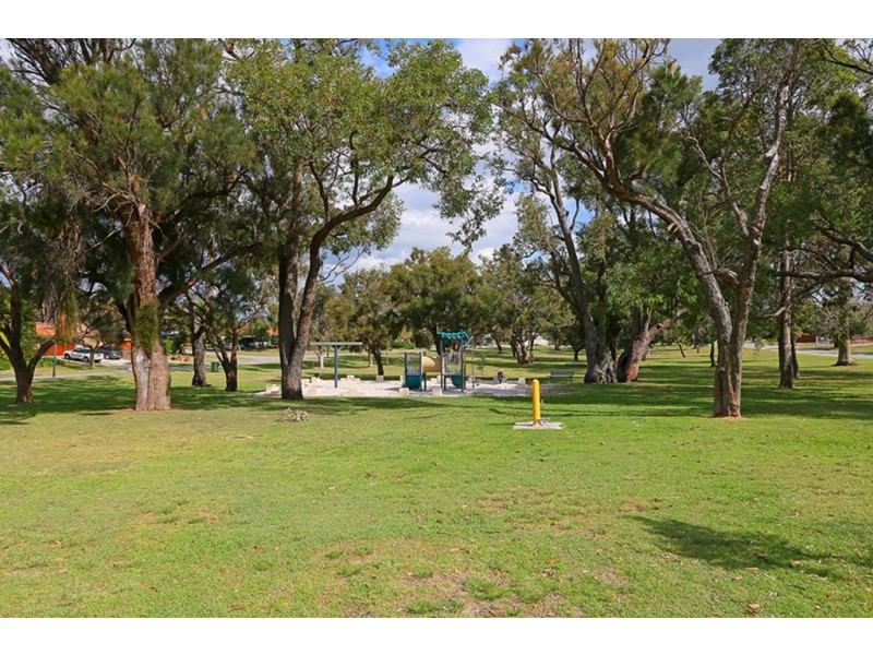 2 Thorman Place, Booragoon WA 6154