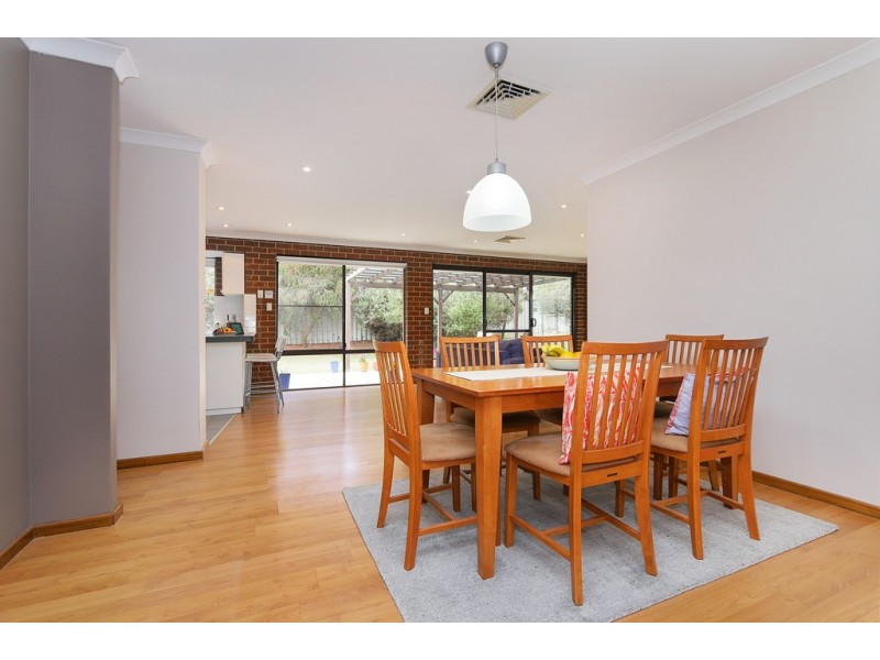 4 Fairmount Close, Bibra Lake WA 6163