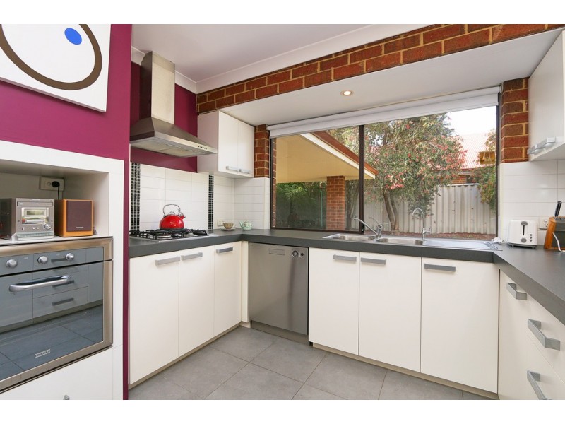 4 Fairmount Close, Bibra Lake WA 6163