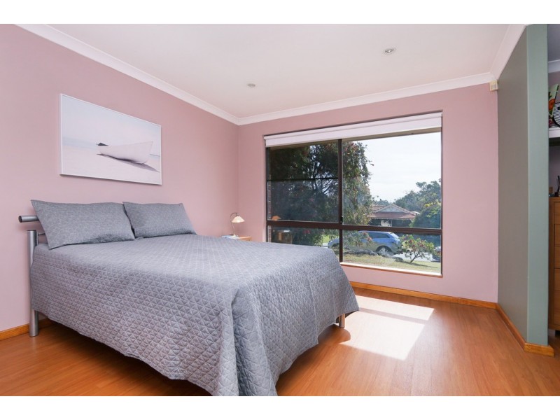 4 Fairmount Close, Bibra Lake WA 6163