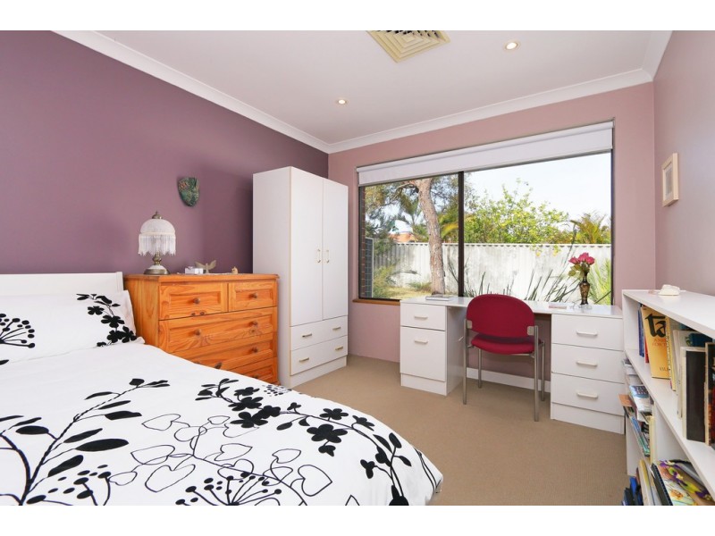 4 Fairmount Close, Bibra Lake WA 6163