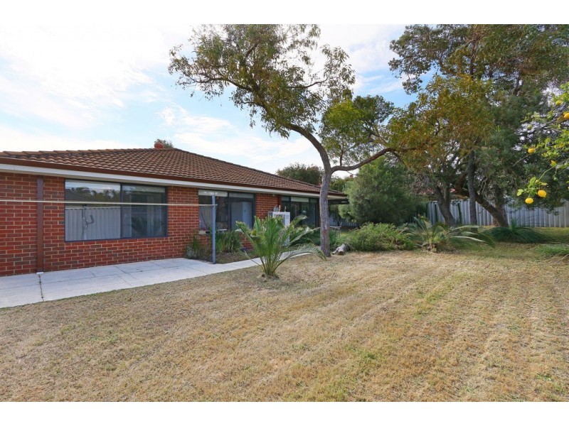 4 Fairmount Close, Bibra Lake WA 6163