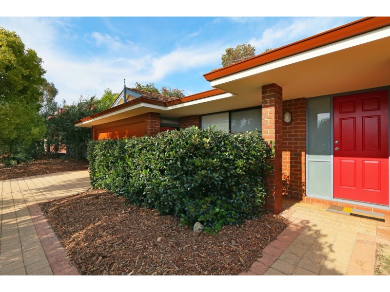 4 Fairmount Close, Bibra Lake WA 6163