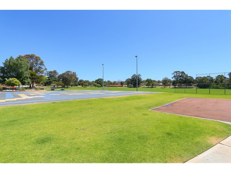 98 Arkwell Street, Willagee WA 6156