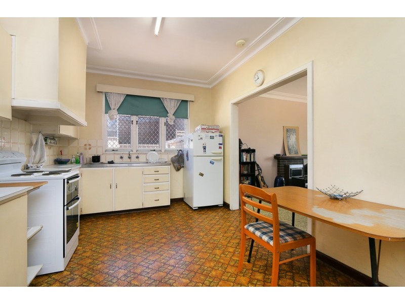 98 Arkwell Street, Willagee WA 6156