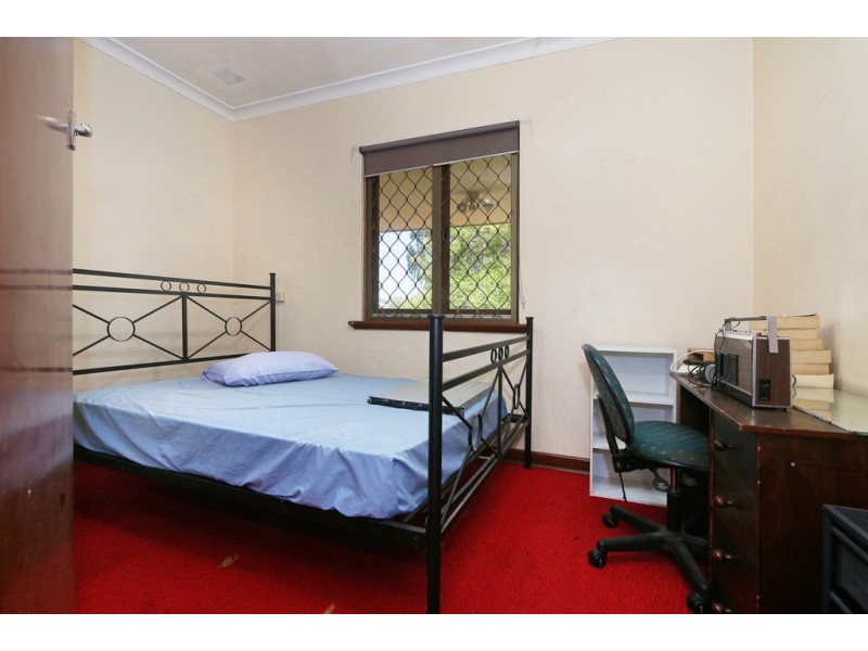 98 Arkwell Street, Willagee WA 6156