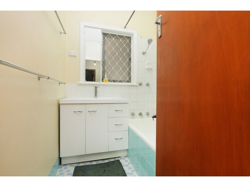 98 Arkwell Street, Willagee WA 6156