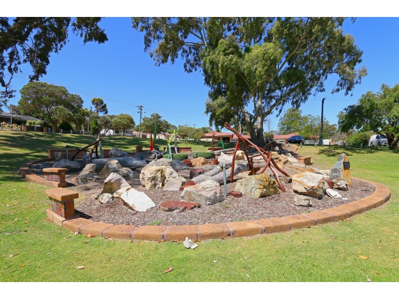 98 Arkwell Street, Willagee WA 6156