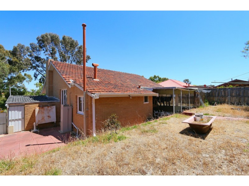 98 Arkwell Street, Willagee WA 6156