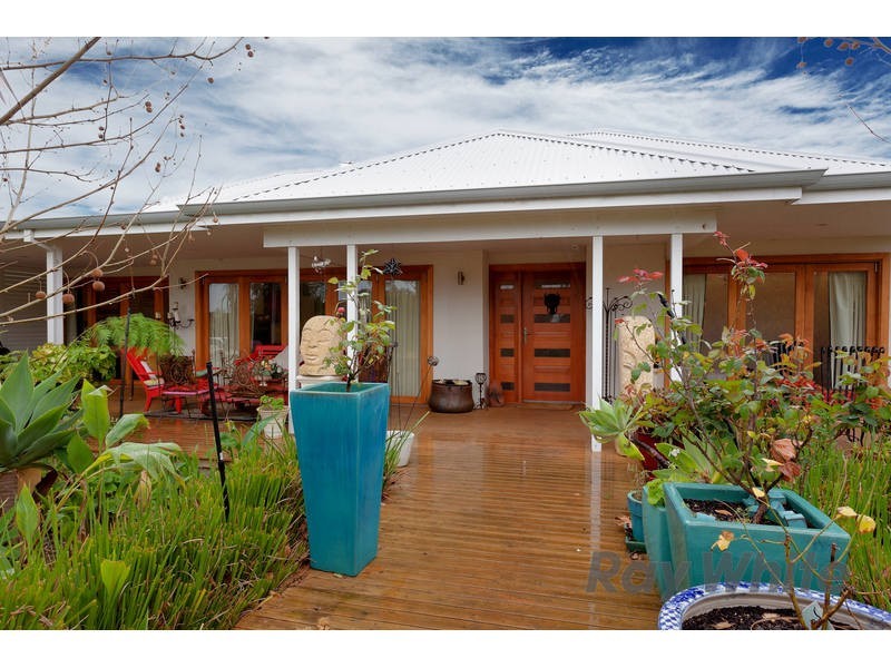 2 Lynn Street, Hilton WA 6163