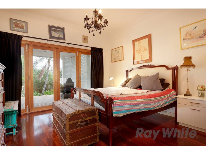 2 Lynn Street, Hilton WA 6163