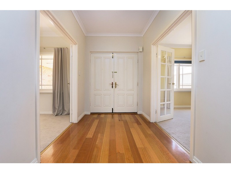 10 Glen Iris Drive, Jandakot WA 6164