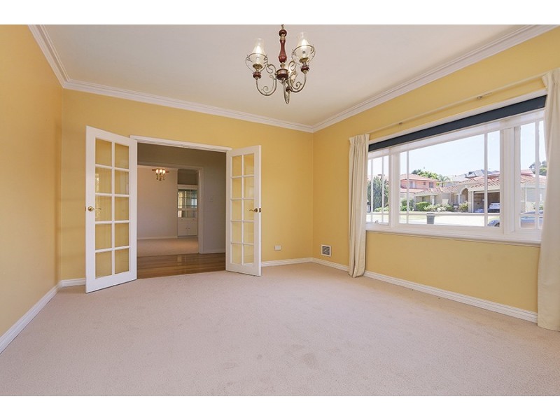 10 Glen Iris Drive, Jandakot WA 6164