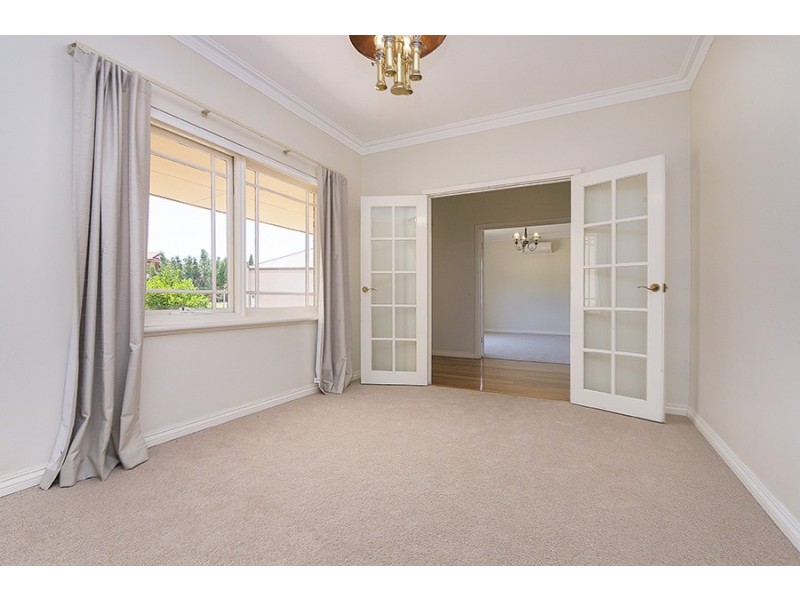 10 Glen Iris Drive, Jandakot WA 6164