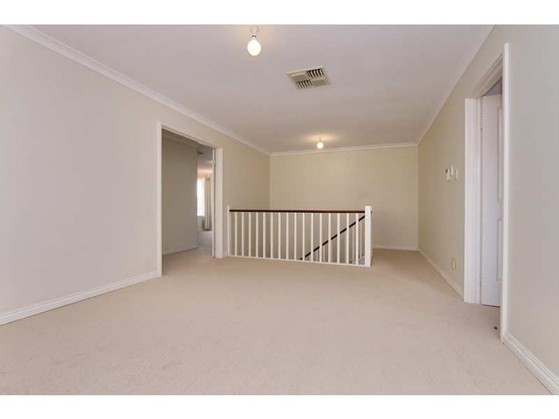 10 Glen Iris Drive, Jandakot WA 6164