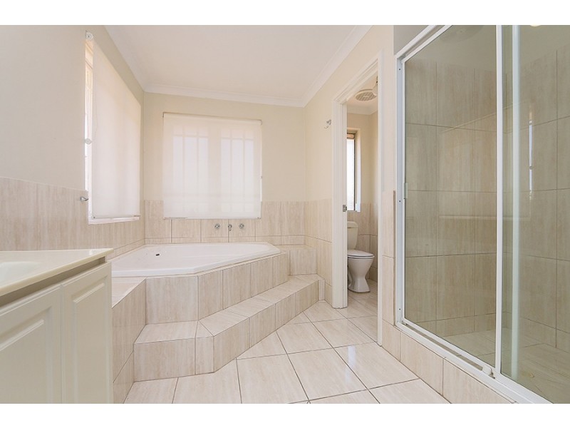 10 Glen Iris Drive, Jandakot WA 6164