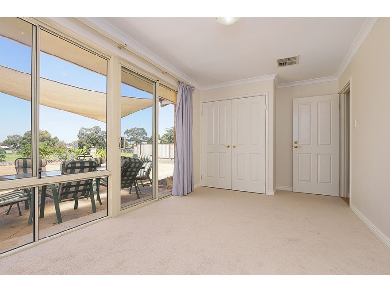 10 Glen Iris Drive, Jandakot WA 6164