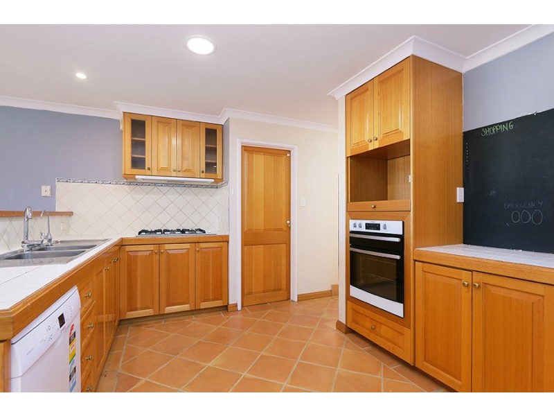 10 Glen Iris Drive, Jandakot WA 6164