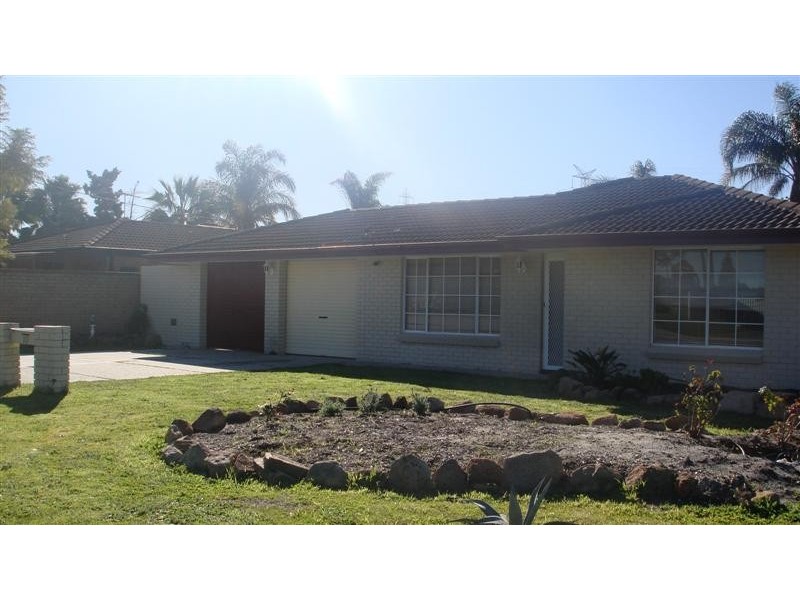 10 South Lake Drive, South Lake WA 6164