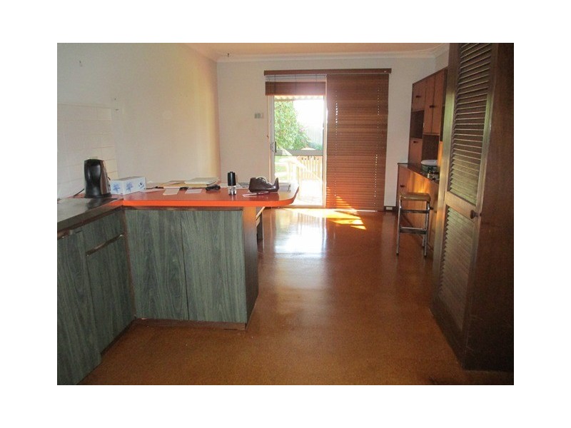 42 Davies Crescent, Kardinya WA 6163