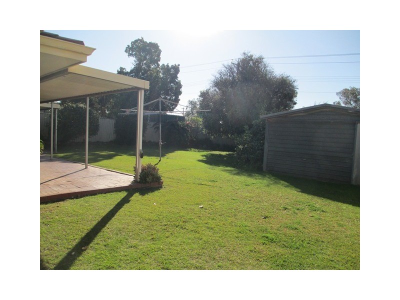 42 Davies Crescent, Kardinya WA 6163