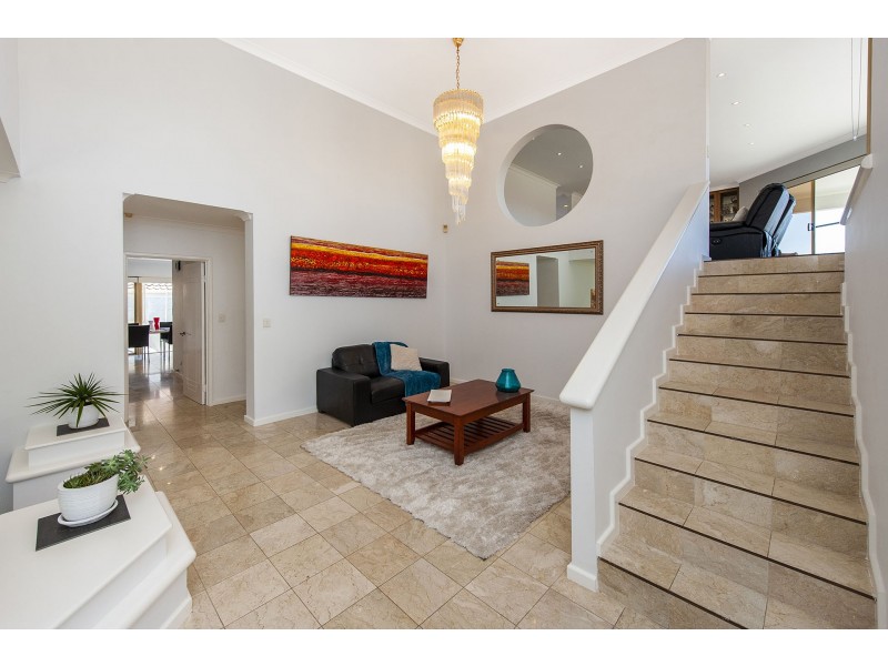 17 Riley Road, Kardinya WA 6163
