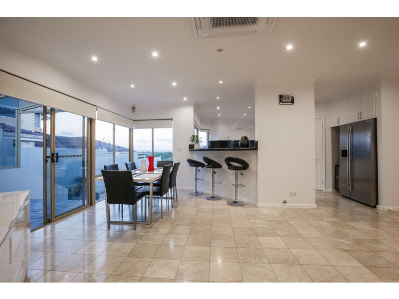 17 Riley Road, Kardinya WA 6163