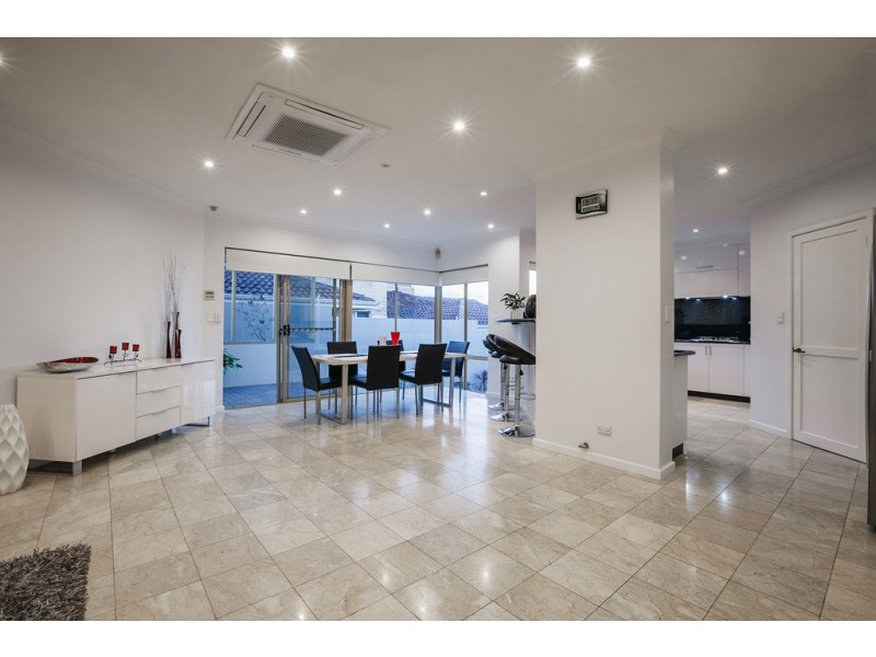 17 Riley Road, Kardinya WA 6163