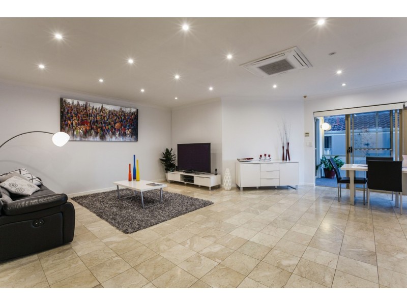 17 Riley Road, Kardinya WA 6163