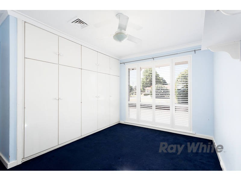 11 Loris Way, Kardinya WA 6163