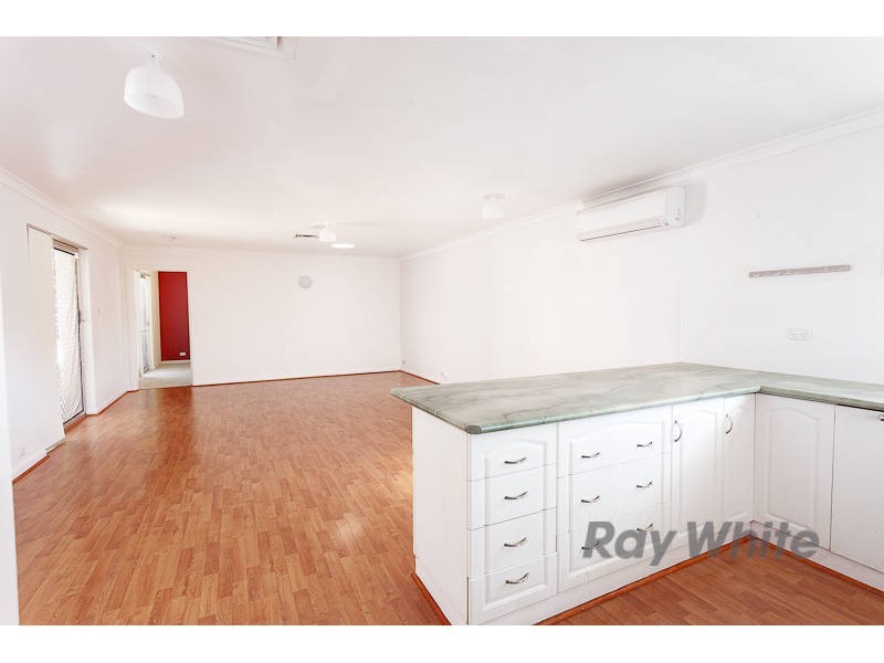 11 Loris Way, Kardinya WA 6163