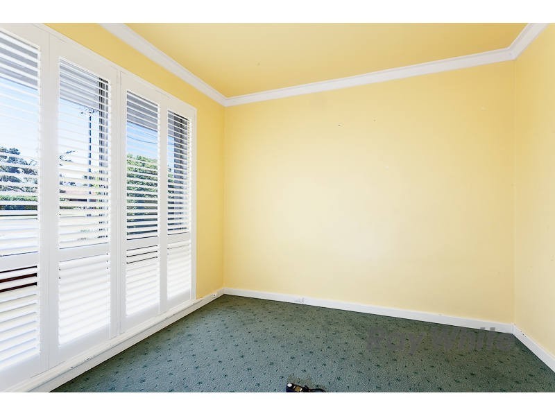 11 Loris Way, Kardinya WA 6163