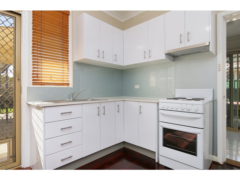 30 Williams Road, Coolbellup WA 6163