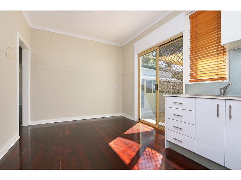 30 Williams Road, Coolbellup WA 6163