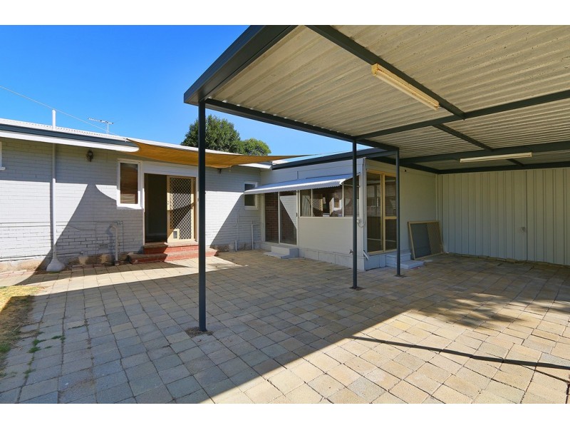 30 Williams Road, Coolbellup WA 6163