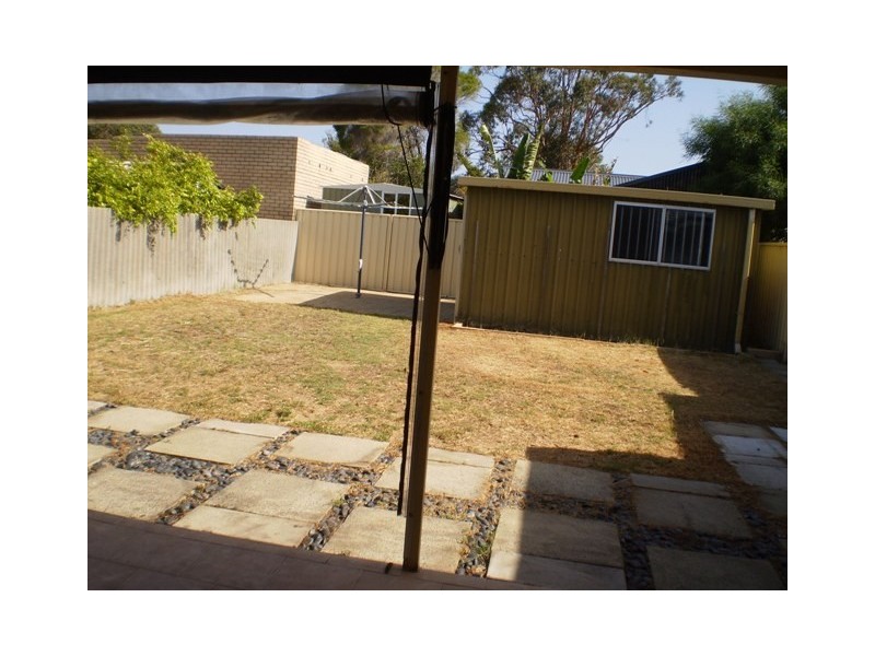 4B Ochiltree Way, Kardinya WA 6163