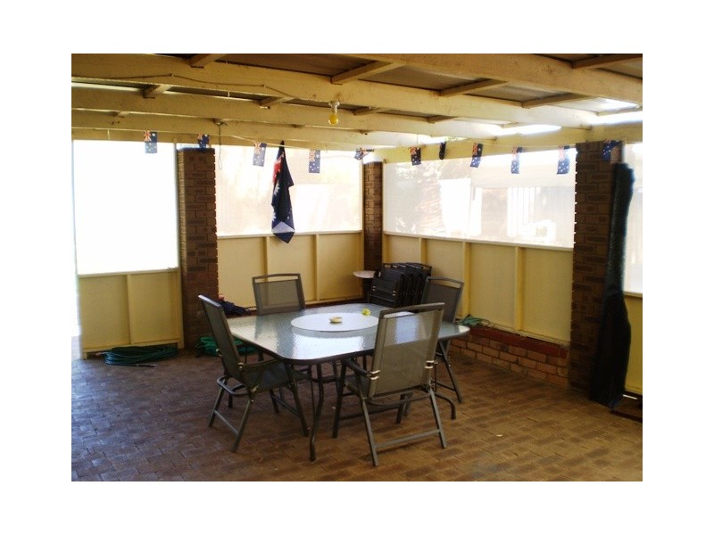 4  Colonial Drive, Bibra Lake WA 6163