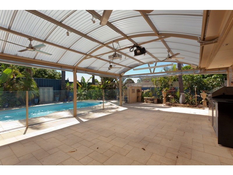 8 Mottee Rd, Bateman WA 6150