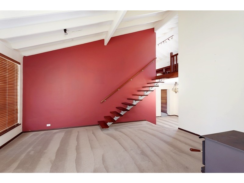 8 Mottee Rd, Bateman WA 6150